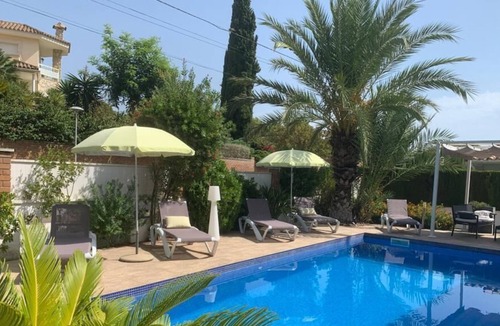Pinos de Miramar Ski Chalet | Nice house with private pool 300m from the Beach - Miami Platja