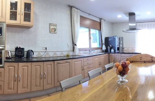 El Mas Mora Villa | Nice house with capacity for 12 people. Private pool BBQ area and free wifi. Vivalidays Kiros.