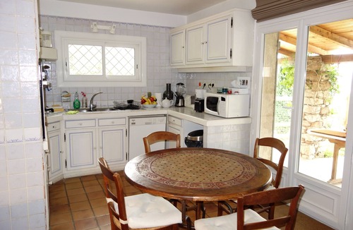 Toulon House | Nice house with fantastic views on a large plot with swimming pool.