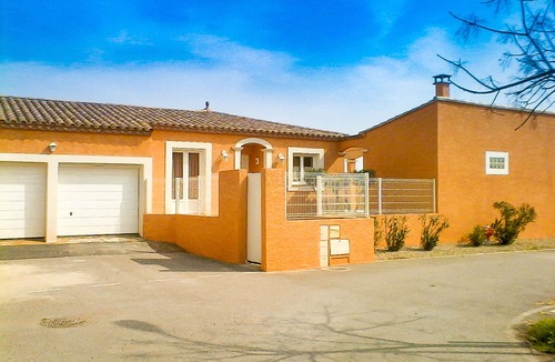 Salleles-d'Aude Villa | Nice house with private pool in charming village crossed by the canal