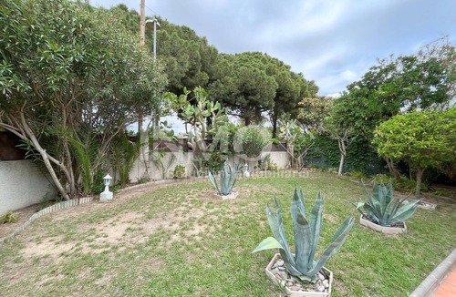 Cambrils Ski Chalet | Nice house with private garden