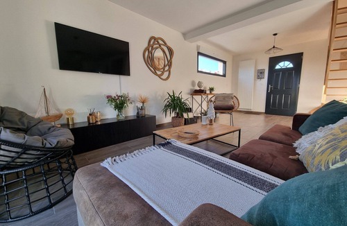Amfreville House | Nice House With Terrace Garden In Amfreville