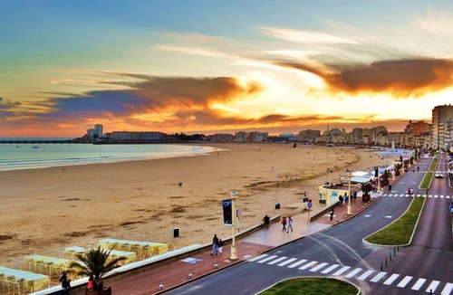 Chateau-d'Olonne Apartment | Nice large 2 bedroom apartment with all comfort, quiet, top floor.