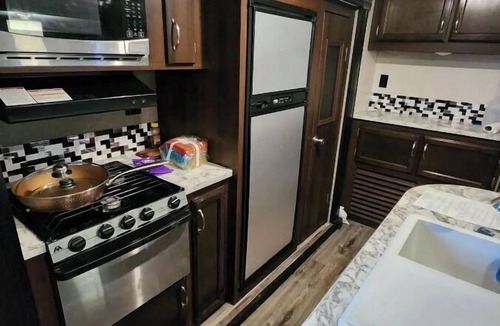 Buffalo House | Nice newer camper fully hooked up nice views