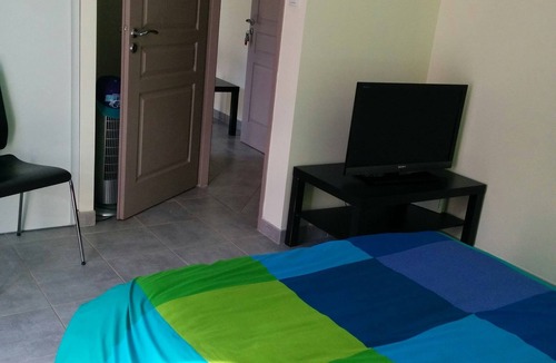 Suze-la-Rousse Apartment | Nice nice studio for lovers or friends