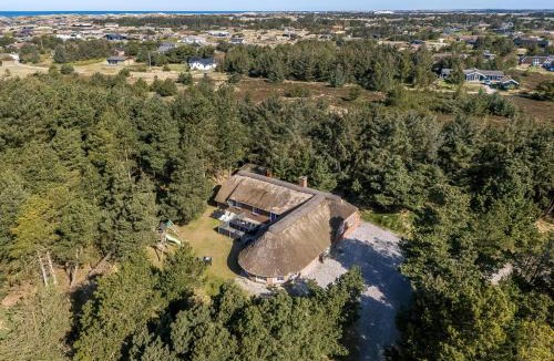 Klegod Strand House | Nice Pool House For 12 Persons - 1021