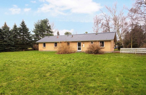 Stege House | Nice pool house on scenic Møn