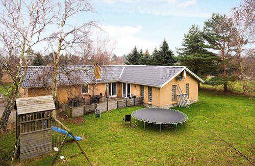 Stege House | Nice pool house on scenic Møn