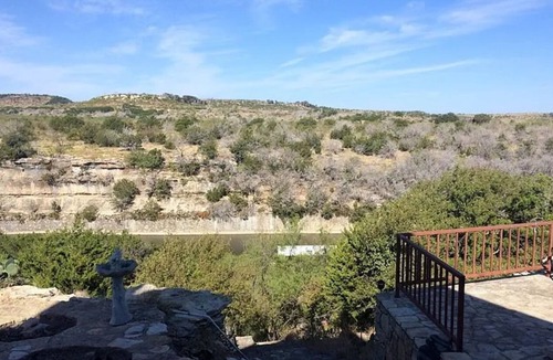Palo Pinto County House | Nice quaint 5-bedroom 2 bath house with Dock.