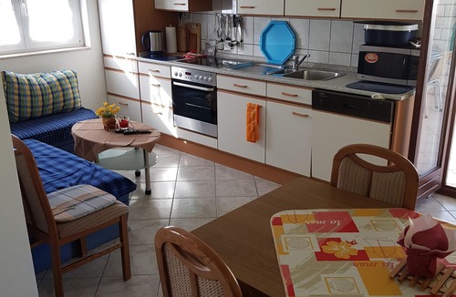 Nin House | Nice, quiet, and inexpensive family apartment with proximity to sandy beach