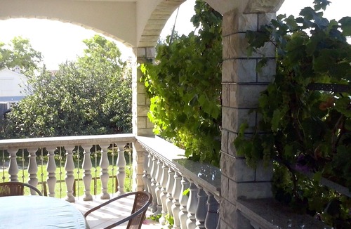 Nin House | Nice, quiet, and inexpensive family apartment with proximity to sandy beach
