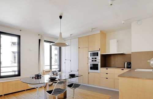 Republique–Point-du-Jour Apartment | Nice quiet 2BDR *Balcon* -Marcel Sembat / Porte de St Cloud -BAIL MOBILITE