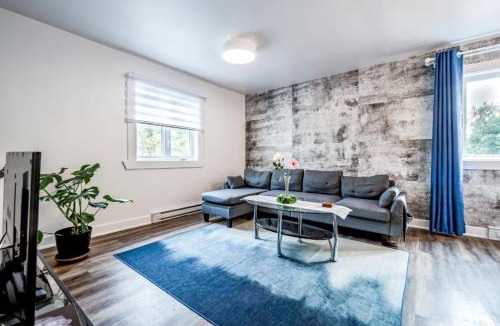 McMasterville Apartment | Nice River & Mountain View+4 Beds+Free parking