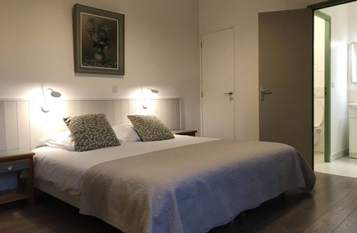 Chalais Bed & Breakfast | Nice room (1/4) in the old farm: