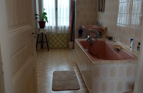 Romilly-sur-Seine House | Nice room close to shops