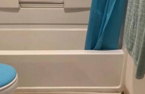 Richmond House | Nice room with shared bathroom