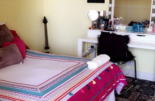 Alexandra House | Nice rooms in bungalow