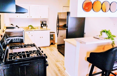 Kansas City House | Nice Spacious 3 Bedroom 2 Bathroom Ranch Home