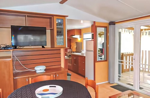 Sainte-Eulalie-en-Born House | Nice (sta)caravan in Sainte-Eulalie-en-Born