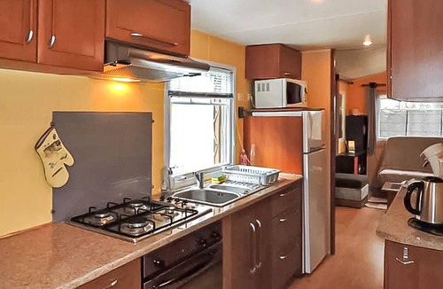 Sainte-Eulalie-en-Born House | Nice (sta)caravan in Sainte-Eulalie-en-Born