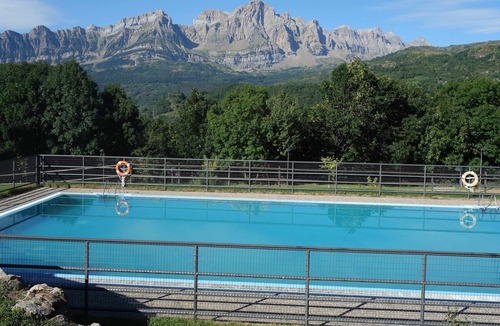Panticosa House | Nice Stay B Paz: 2 terraces with incredible views. Wifi, BBQ, swimming pool, paddle.