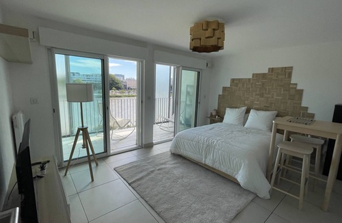 Madeleine-Champ de Mars Apartment | Nice Studio 28 M² With Balcony Near The Center