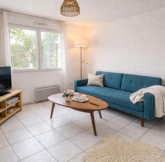 Les Arceaux Apartment | Nice studio apartment with terrace & parking Arceaux