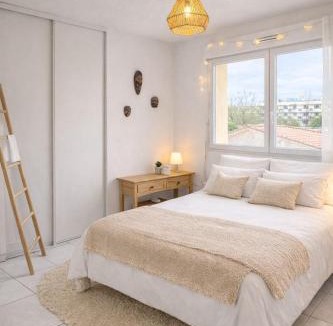 Les Arceaux Apartment | Nice studio apartment with terrace & parking Arceaux