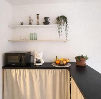 Les Arceaux Apartment | Nice studio apartment with terrace & parking Arceaux