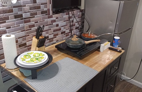 Fair Lawn Apartment | Nice Studio Basement apartment. . FREE PARKING!