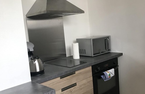 Gap Apartment | Nice studio downtown parking