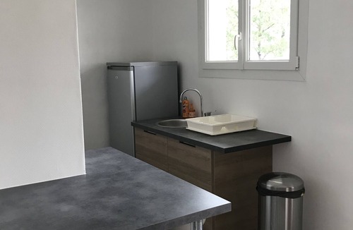 Gap Apartment | Nice studio downtown parking