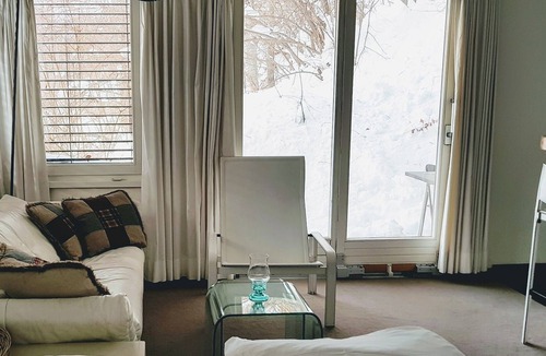 Klosters Dorf Apartment | Nice studio for WEF guests & athletes