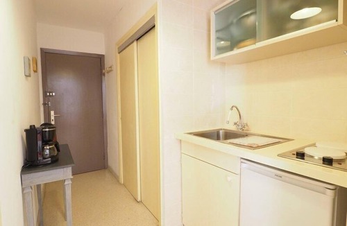 La Grande-Motte Apartment | Nice studio sleeping 4 at ground zero, air-conditioned, private parking