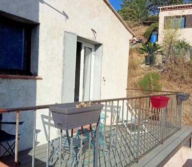 Saint-Martin-du-Var Apartment | Nice Studio with terrace and free parking