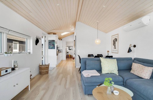 Karrebksminde House | Nice summer house near the waters edge