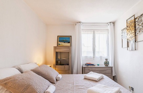 Aubagne Apartment | Nice T2 - large terrace and view on the Garlaban