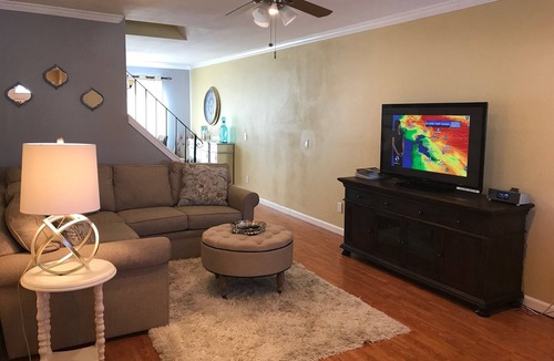 Pleasanton House | Nice Townhouse in charming Pleasanton