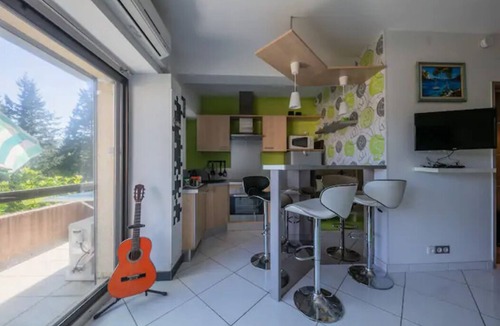 Paladru Apartment | Nice view of the lake