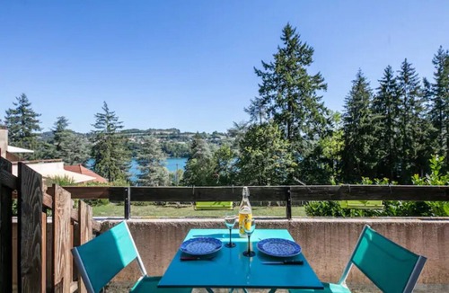 Paladru Apartment | Nice view of the lake