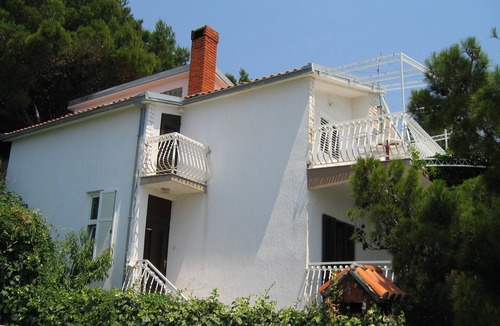 Marusici Apartment | Nice Villa Just Above The Beach