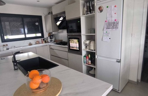 Piolenc Villa | Nice villa with pool