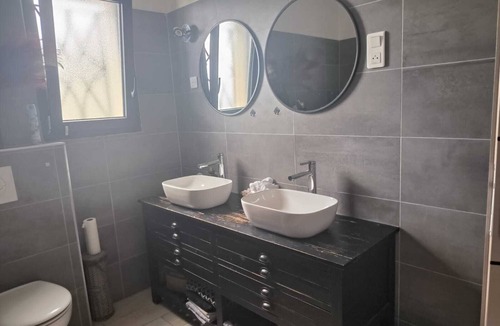 Piolenc Villa | Nice villa with pool