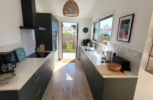 L'Epine Villa | Nice villa with swimming pool, Close to the beach and shops