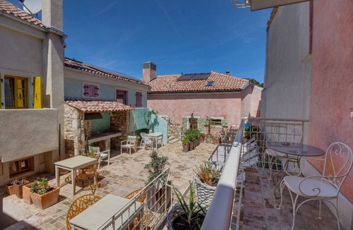 Veli Losinj Apartment | Nicely decorated Casablanca suite with terrace, Wifi, sauna and bikes .