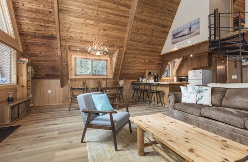 Chamberlands Cabin | Nicely updated Chambers cabin w/pool, beach and tennis!