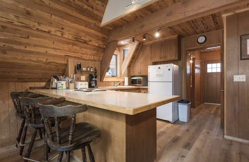 Chamberlands Cabin | Nicely updated Chambers cabin w/pool, beach and tennis!