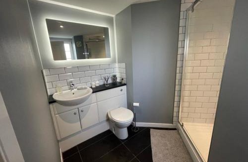 Irvine House | Niche View