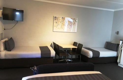 Hay Hotel | Nicholas Royal Motel - No Pets Allowed