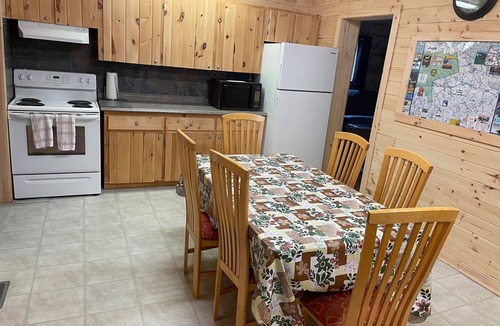 Madawaska Cottage | Nick's Retreat - Madawaska, Ontario, Canada